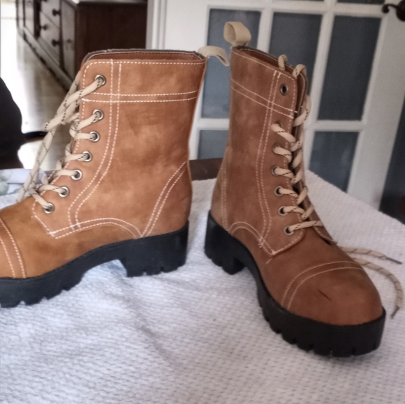 Boots - Picture 1 of 2